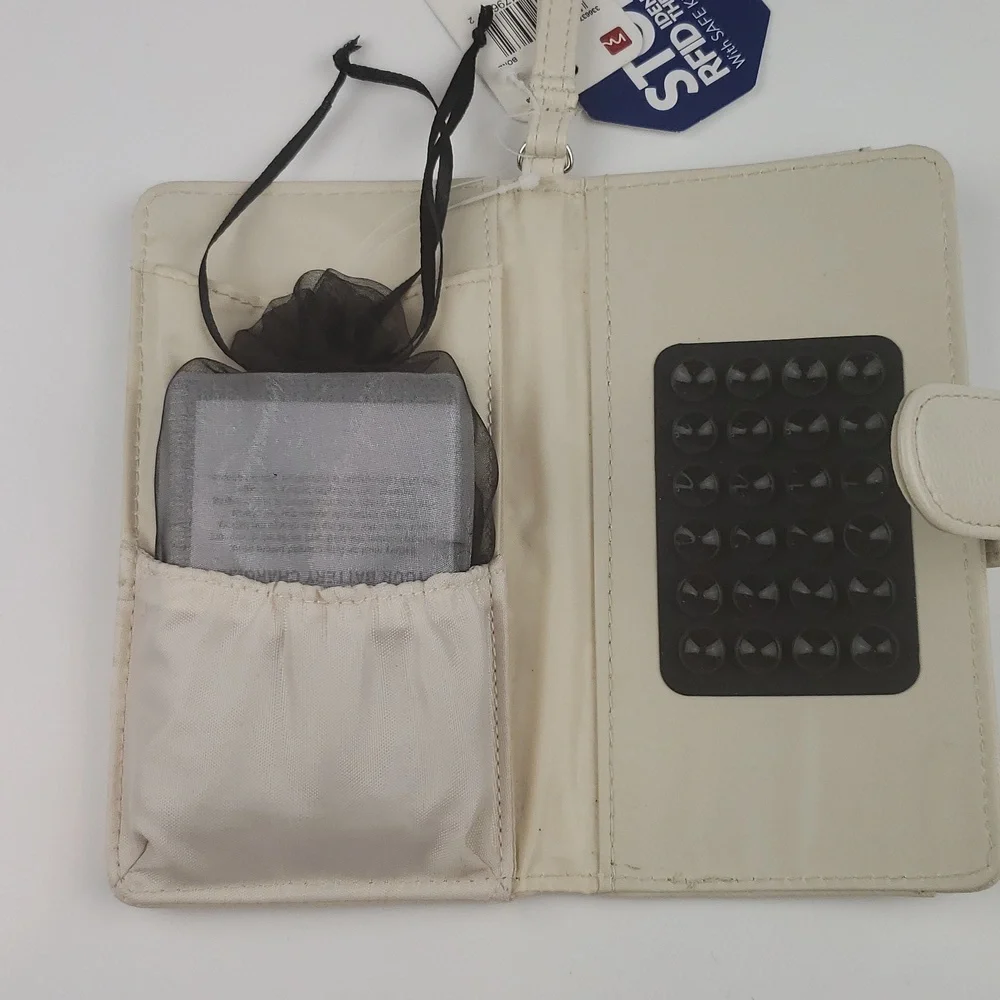 Mundi RFID All Charged Up NWT Smartphone Case & Backup Battery Bone-Safe Keeper
